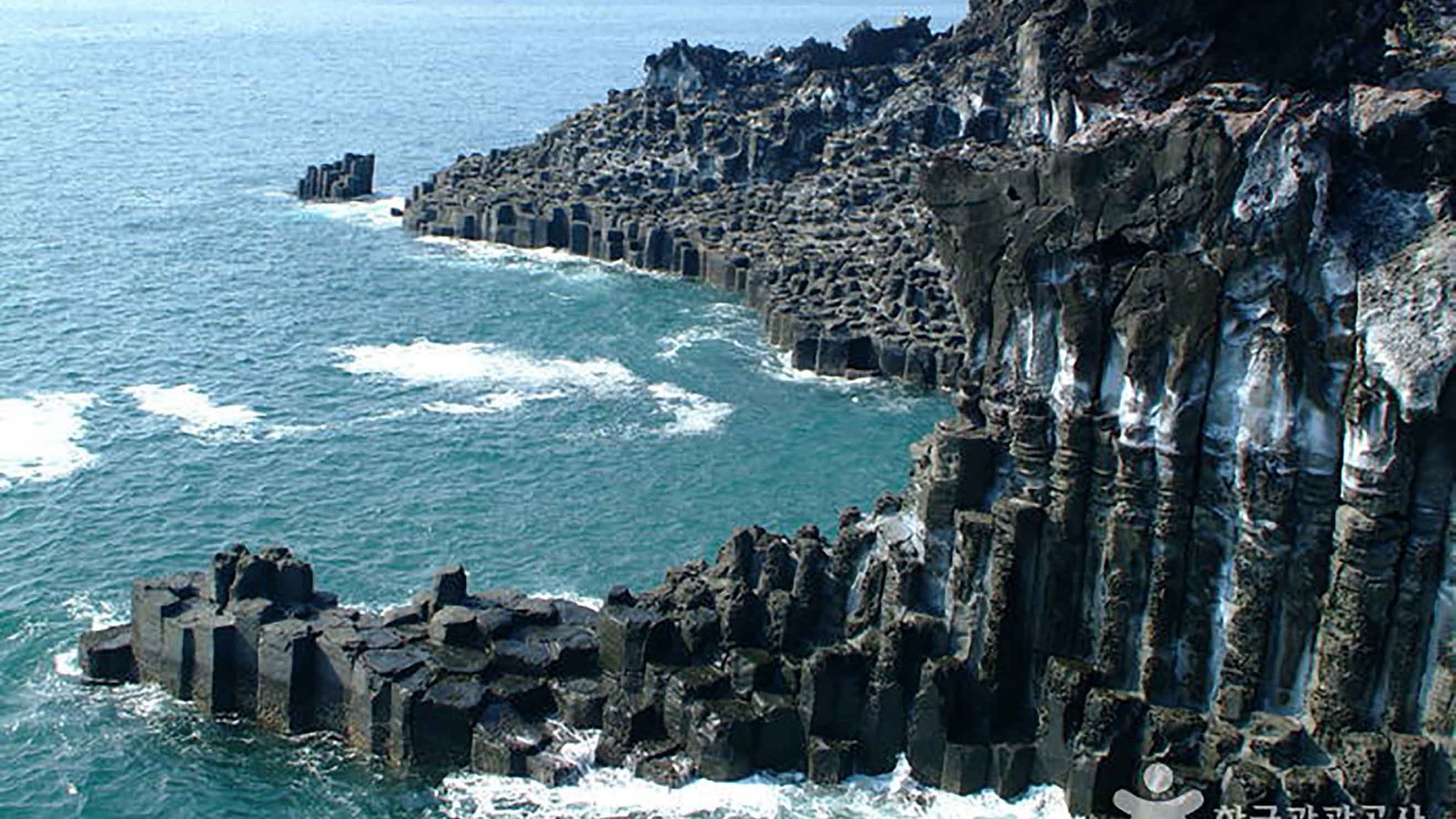 Остров Чеджу каменные столбы